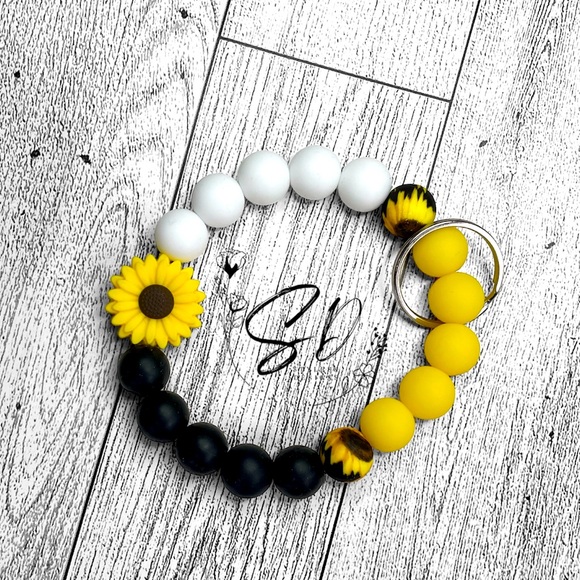 7” Sunflower Silicone Keychain wristlet - Picture 2 of 4